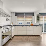 Concordia 4br Close To & Garage *