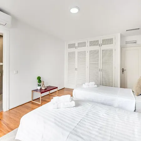 Concordia 4br Close To & Garage Апартаменти