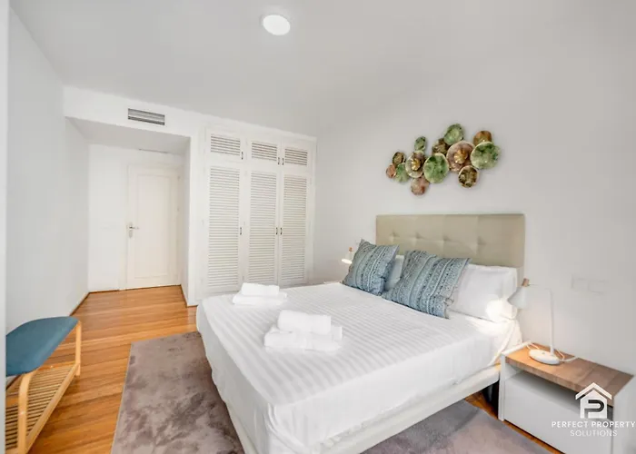 Concordia 4br Close To & Garage דירה *