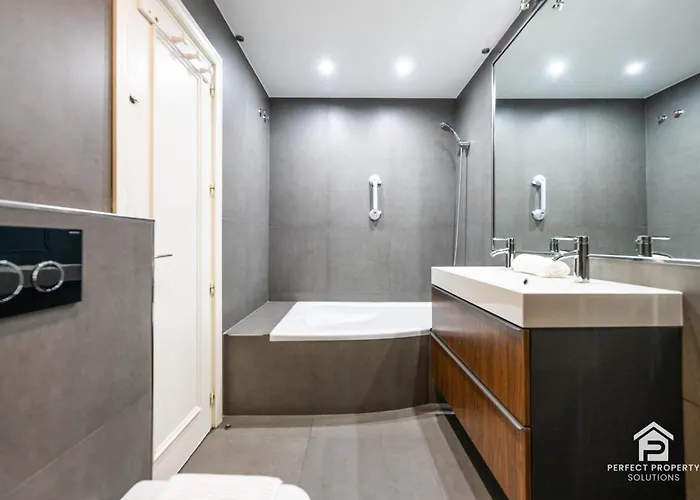 Concordia 4br Close To & Garage